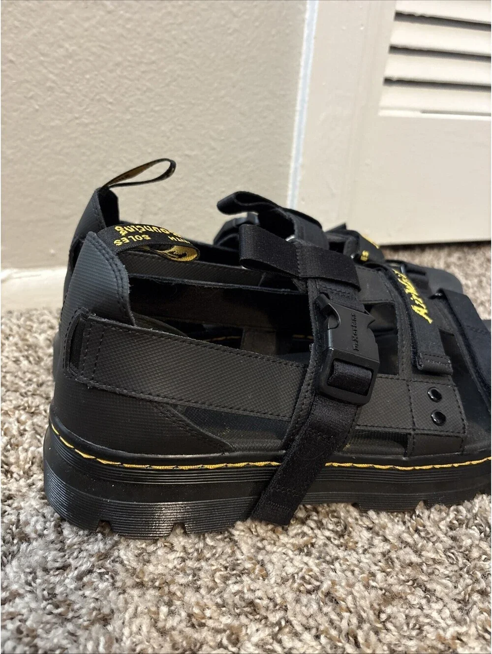 Dr. Martens Pearson Sandals Men's Size 12 Black Fisherman AirWair Strap Platform